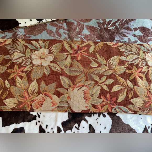 table runner - Picture 3 of 4